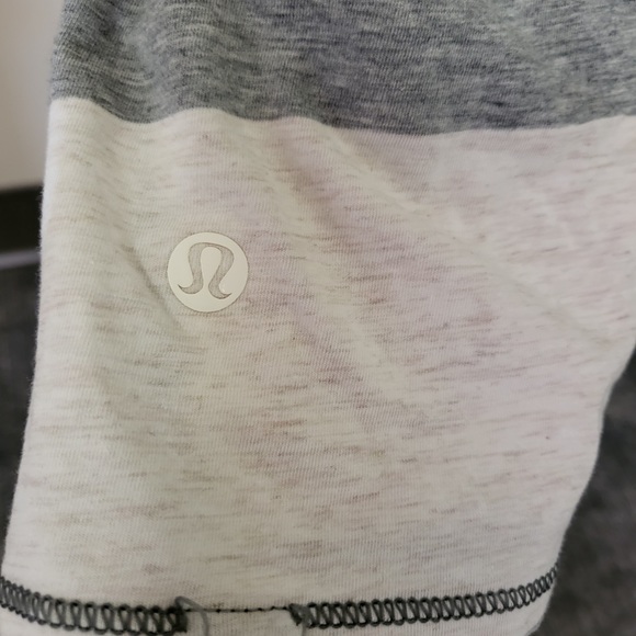 Lululemon Grey and Off White Tank Size XS - Picture 3 of 4